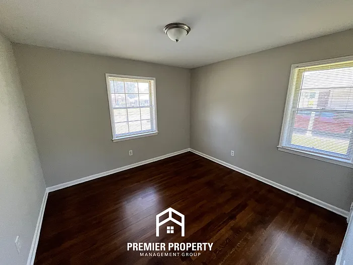 1352 Winfield Ave — Photo 17