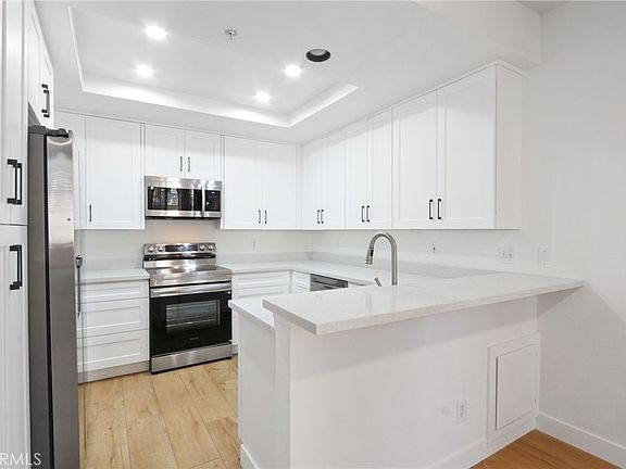 3rd image of 259 Gallery Way