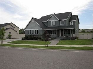 2112 S Meadowview Rd, Greenacres, WA 99016