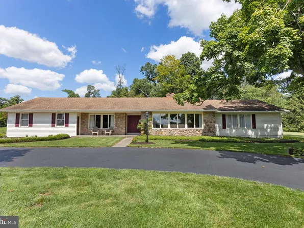 157 Chestnut Valley Dr, Doylestown, PA 18901