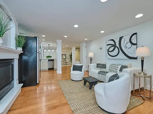 929 E Broadway #2, Boston, MA 02127
