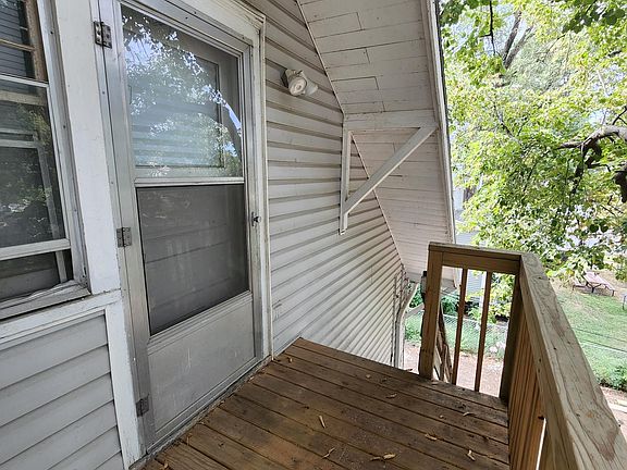 2nd image of 711 N 30th St #711