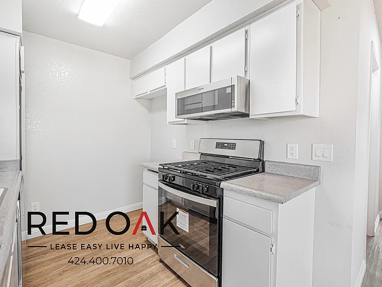 10346 Commerce Ave #7 — Photo 8