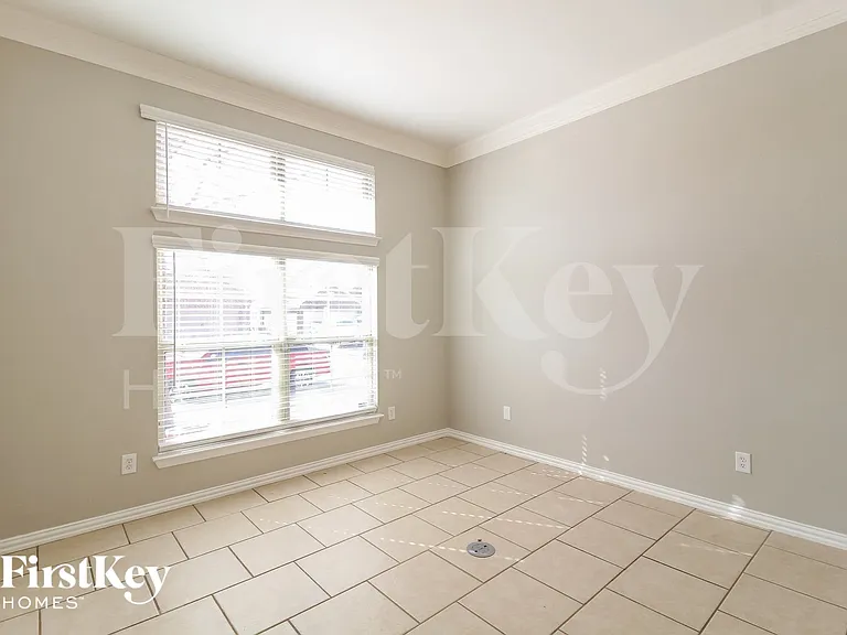 15024 Spruce St — Photo 12