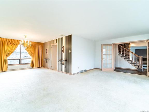 5th image of 156 Conrad Dr