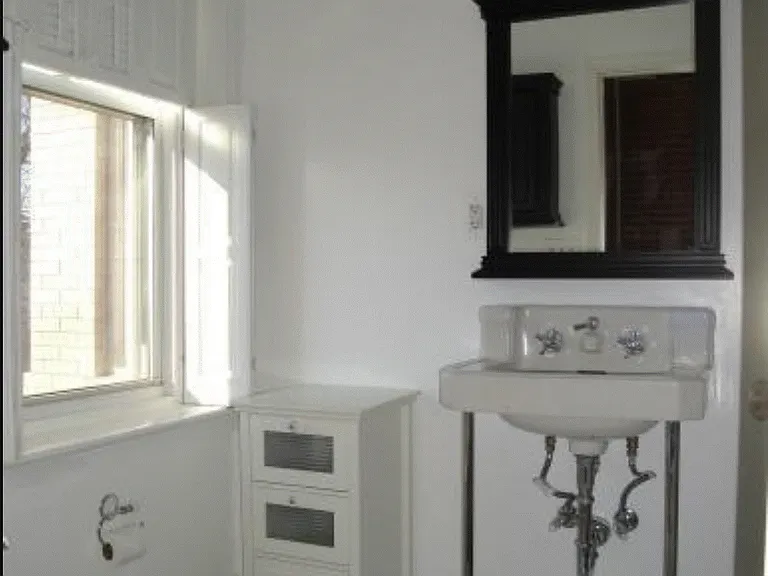 37 R St NW #1 — Photo 13