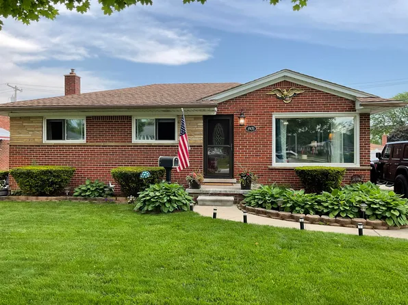 1971 Grange Rd, Trenton, MI 48183
