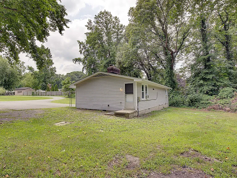 21 Robshire Manor Rd — Photo 28