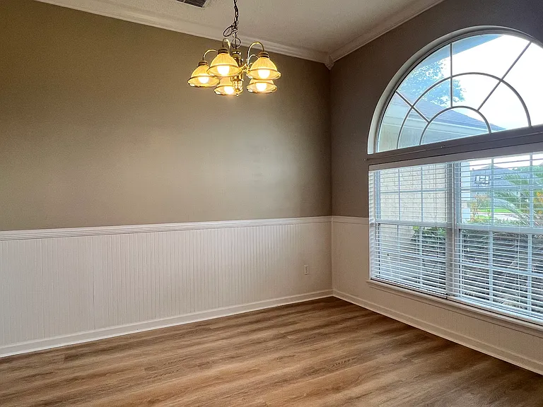 1252 Woodchurch Ln — Photo 3