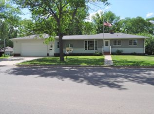 606 14th St NE, Cooperstown, ND 58425