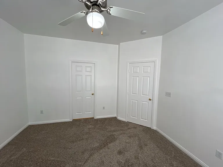 4915 E Russell Rd #142-8 — Photo 34