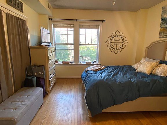 Bedroom #2, windows facing 17th & Riggs