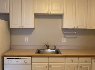 261 Union St APT 31, Rockland, MA 02370