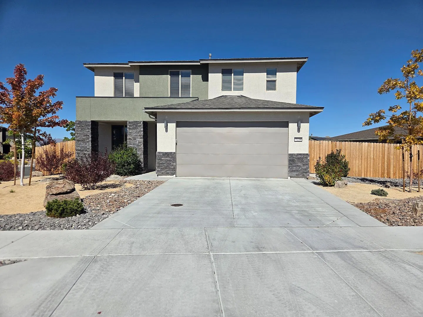 Golden Valley Stunner - Immaculate New Home — Photo 1