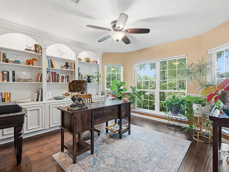 1010 Bringewood Chase Dr — Photo 11