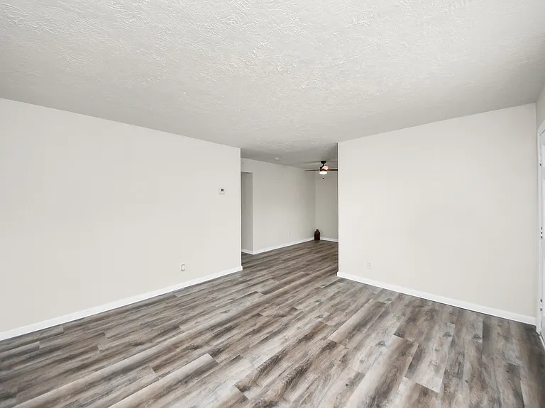 2110 Melbourne St — Photo 12
