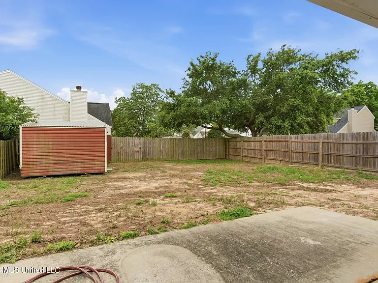 2387 Trafalgar Dr — Photo 22