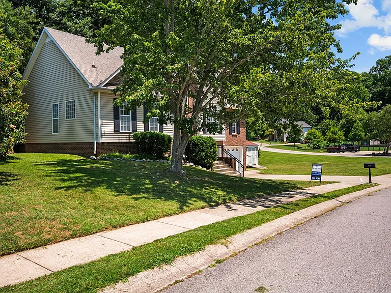 4433 Taylor Hall Ln — Photo 4