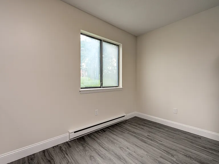 Oakbrook Manor Apartments — Photo 39