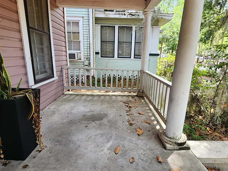 220 NW 3rd Ave — Photo 14