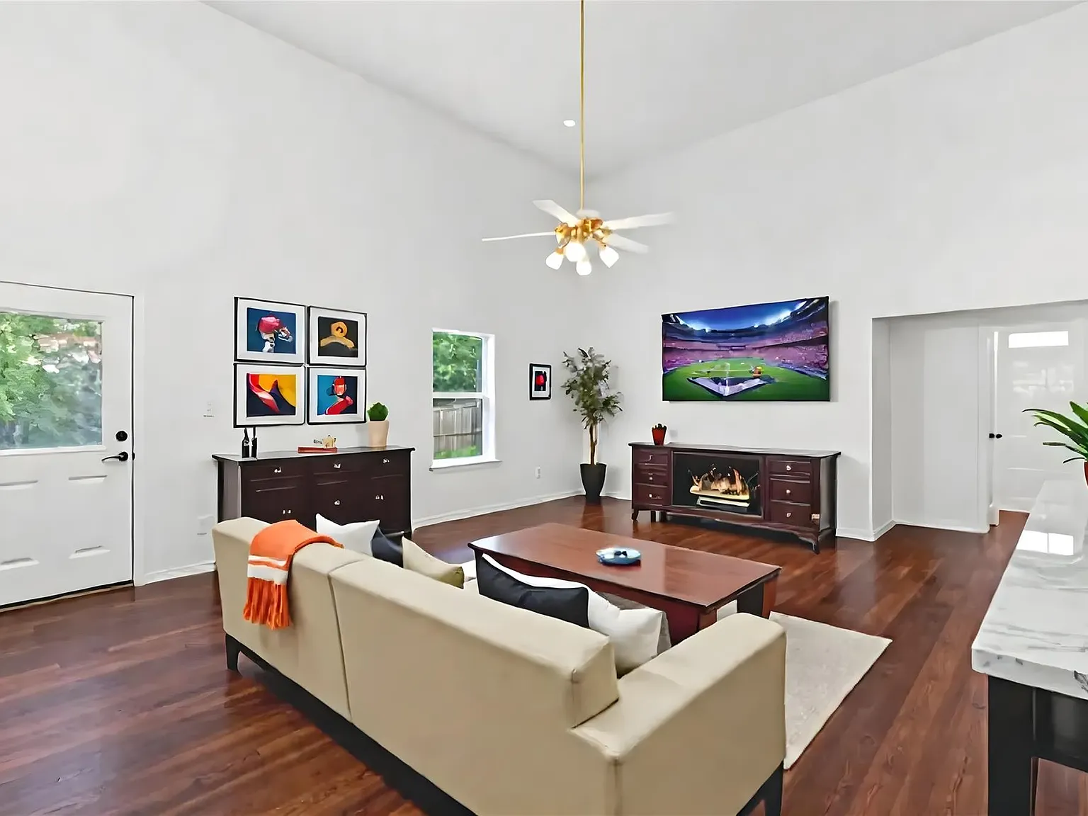 4 bed, 3.0 bath, 2210 sqft, $2,250 — Photo 2