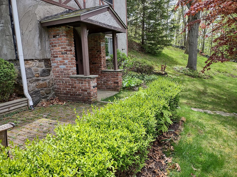 1st image of 218 Daisy Ln