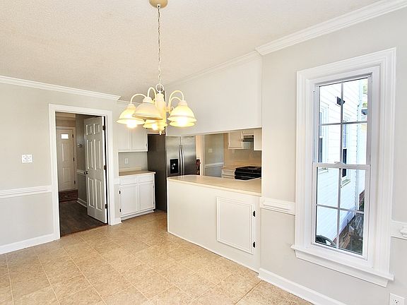 3rd image of 402 Plantation Pl