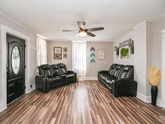 4th image of 104 Keethler St