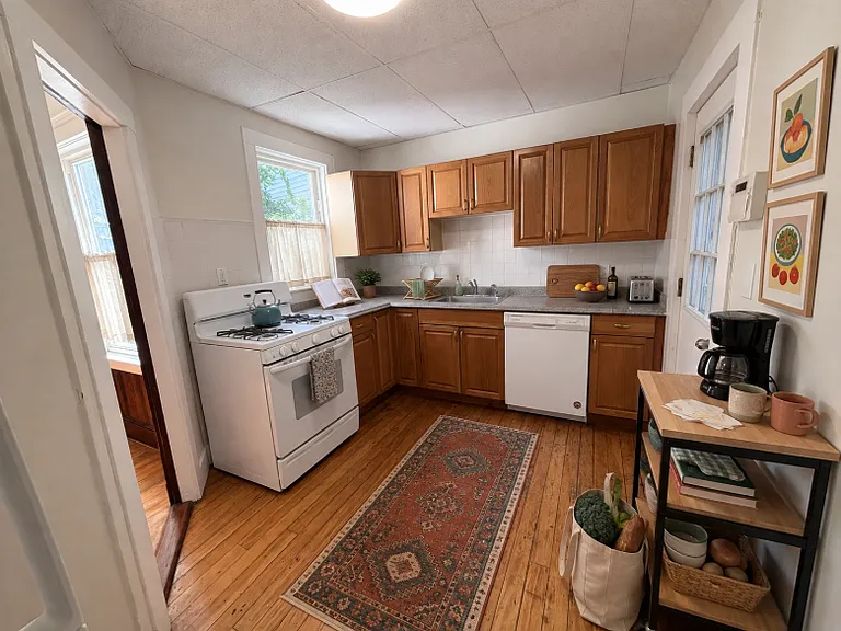 376 McGrath Hwy — Photo 11
