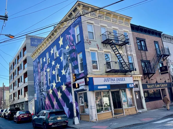 380 Summit Avenue image 1 of 12