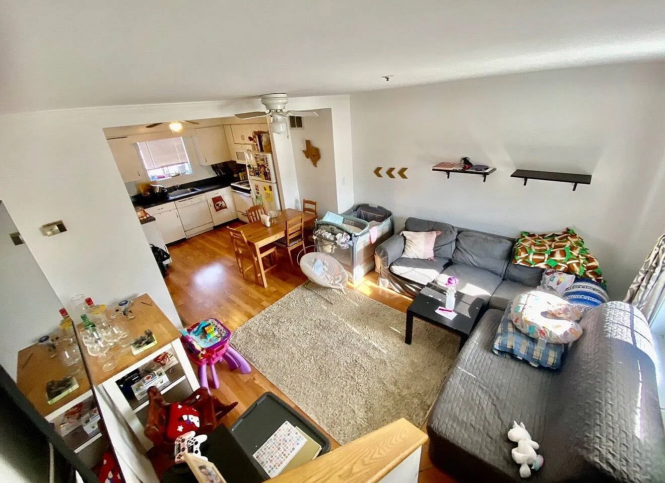 2 bed, 1.5 bath, $2,999 — Photo 2