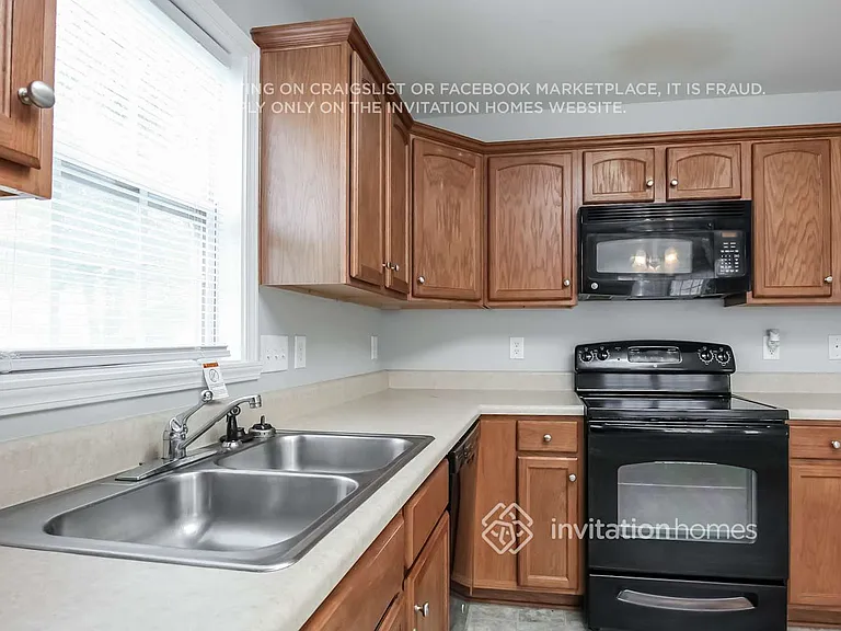 4200 Youngstown Dr — Photo 8