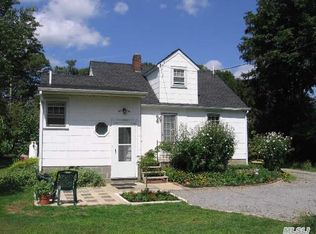 891 Old Nichols Rd, Hauppauge, NY 11749