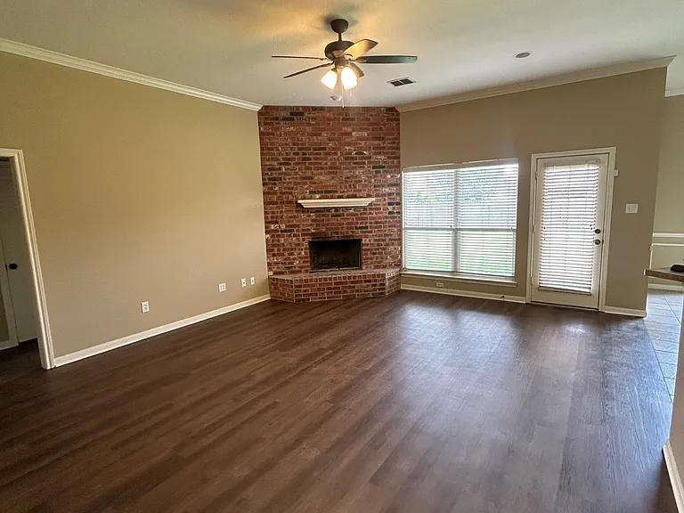 3020 Concho Bend Dr — Photo 2