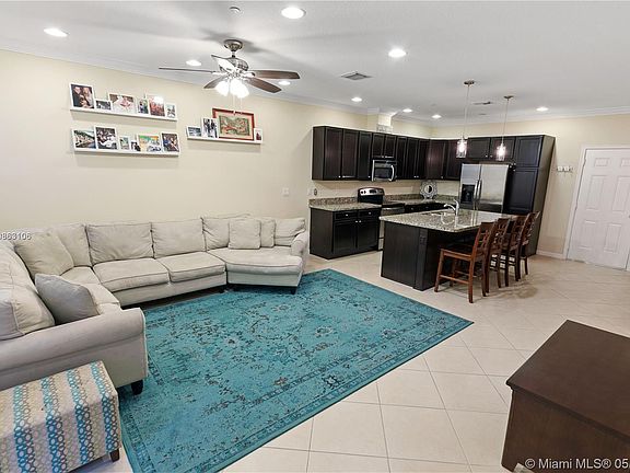 4th image of 2920 Cascada Isles Way