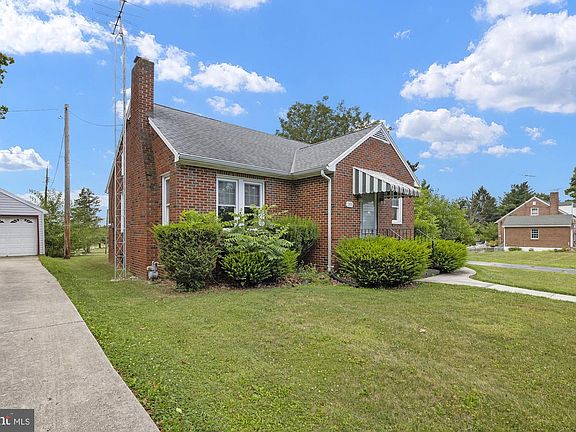 3rd image of 203 Park Heights Blvd