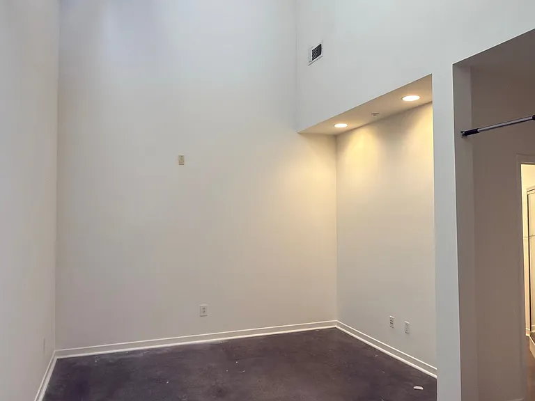 594 Manzana Pl — Photo 6
