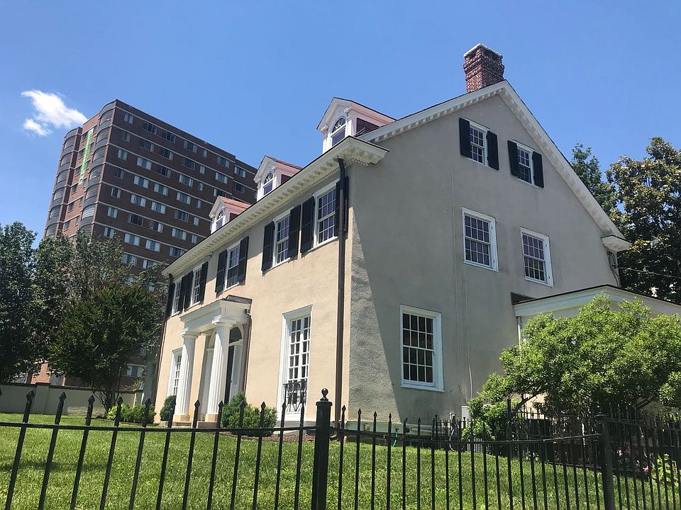2nd image of 3901 N Charles St