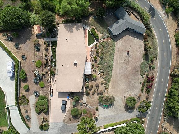 2nd image of 1281 West Rd