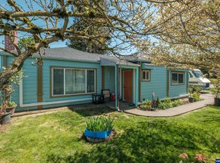 2012 Hollywood Dr NE, Salem, OR 97305