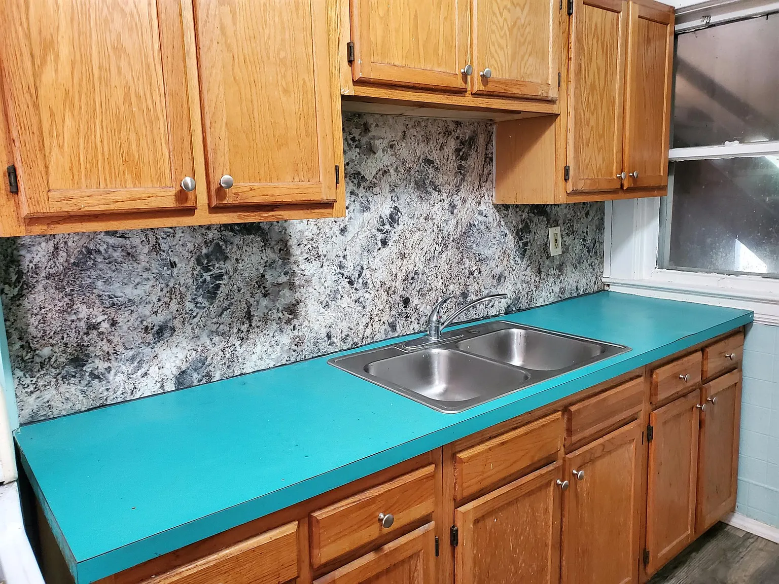 7414 Linwood Ave — Photo 2