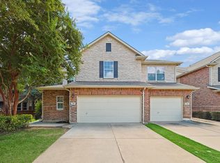 208 Turnberry Ln, Lewisville, TX 75067