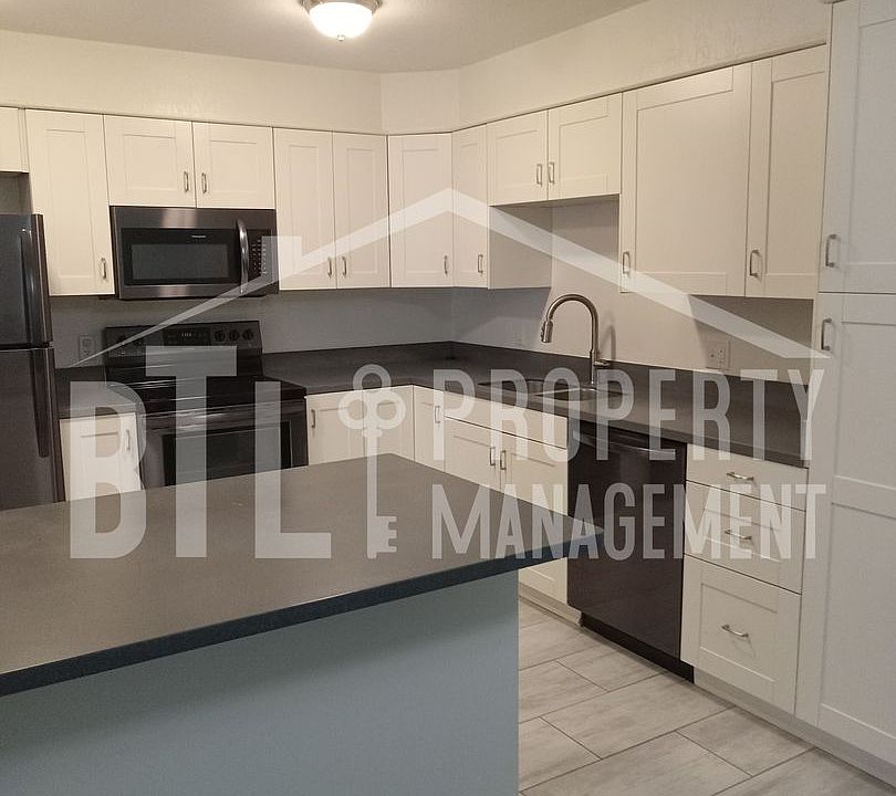 1st image of 122 Brentwood St APT 2