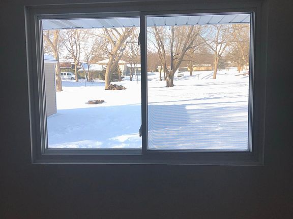 5th image of 340 NE 52nd Ave