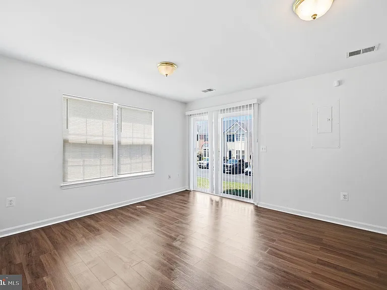 110 Chesterbrook Ct — Photo 22