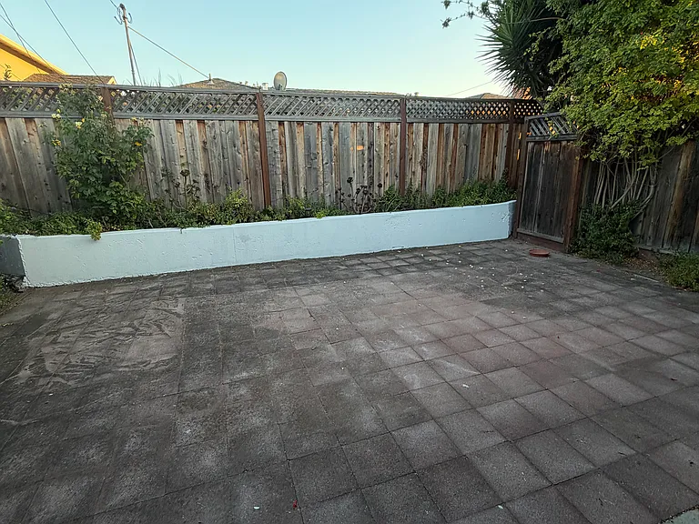 2218 Harrison St — Photo 22