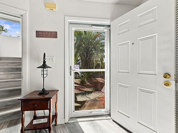 4th image of 622 Tall Oaks Ln.