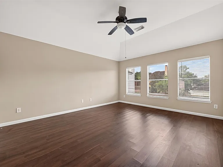 2215 Alberton Ln — Photo 19