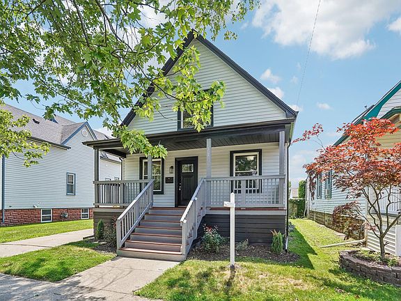 3rd image of 1137 Elm St