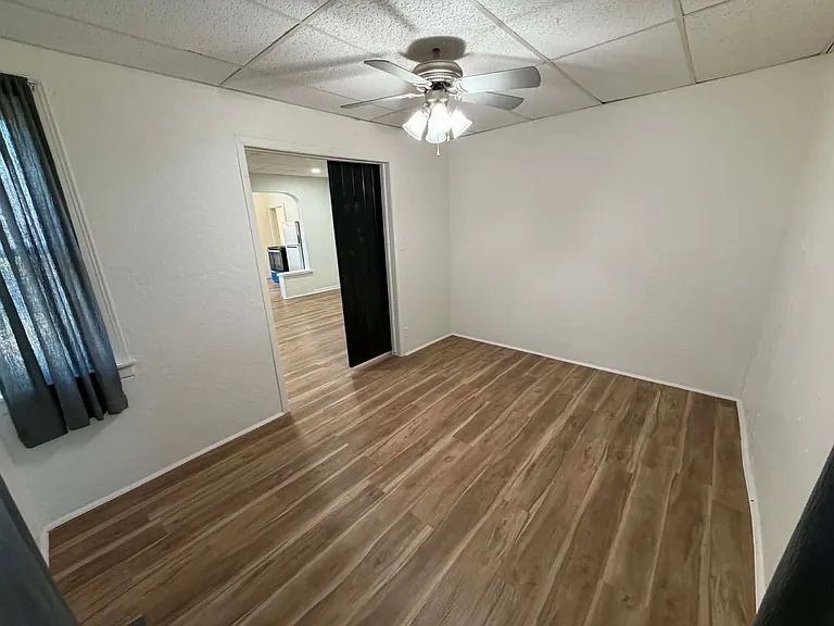 129 E 7th Ave #4 — Photo 7